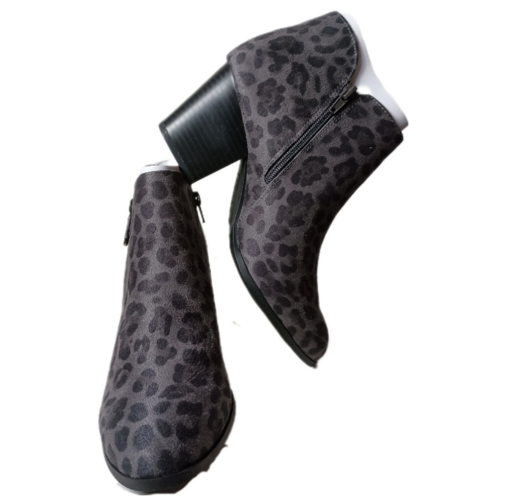 Style & Co's Masrinaa Leopard Booties Size 9 M